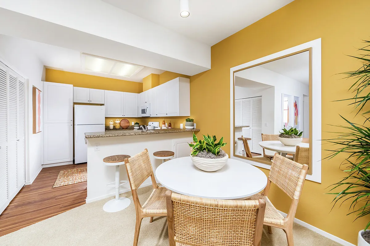 Sierra Vista Apartment Homes — Photo 3