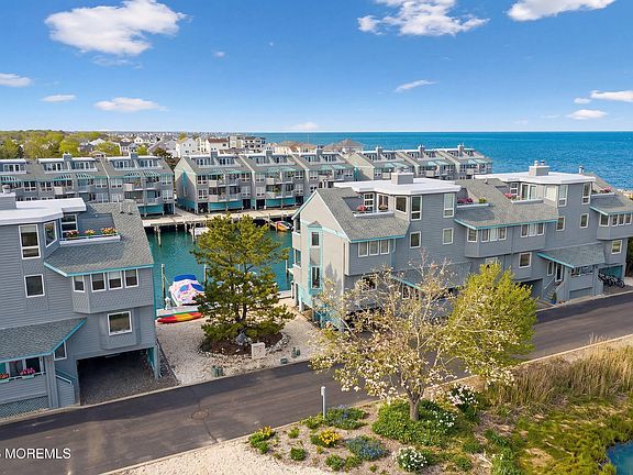 3rd image of 37 Grand Bay Harbor Drive