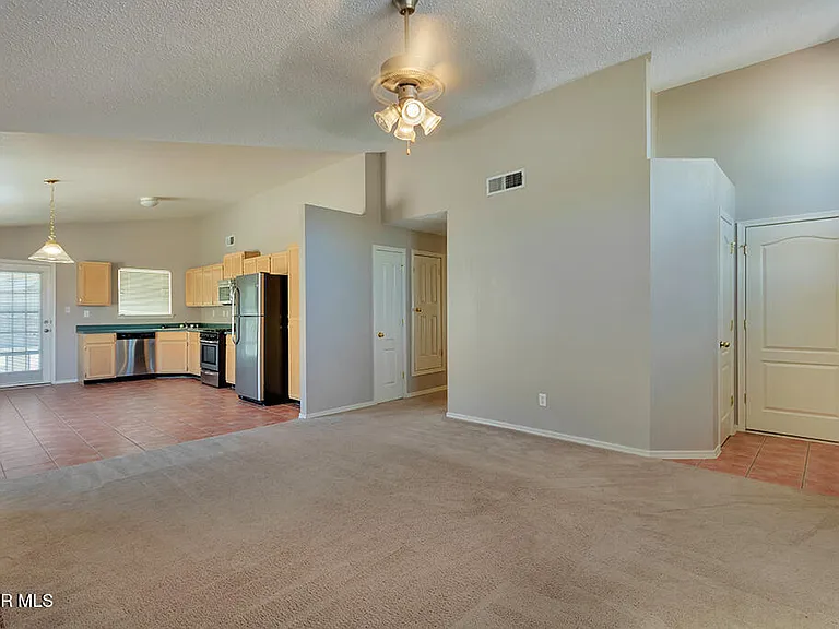 1417 Plaza Verde Dr — Photo 5