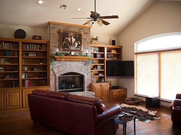 3rd image of 6310 Mesa Cir