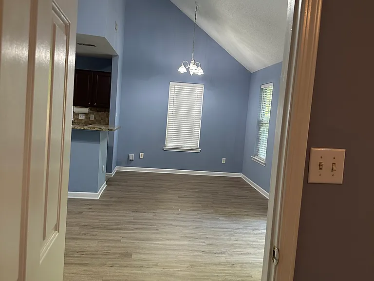 710 S Fairfield Dr — Photo 8