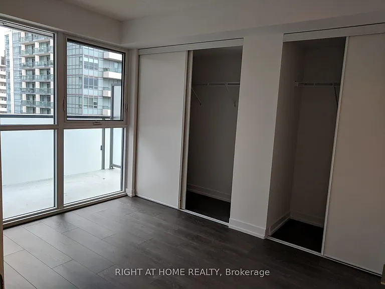 125 Redpath Ave #609 — Photo 2
