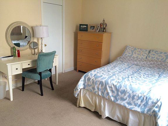 SPACIOUS BEDROOM WITH PRIVATE BATH AND LAKE VIEWS