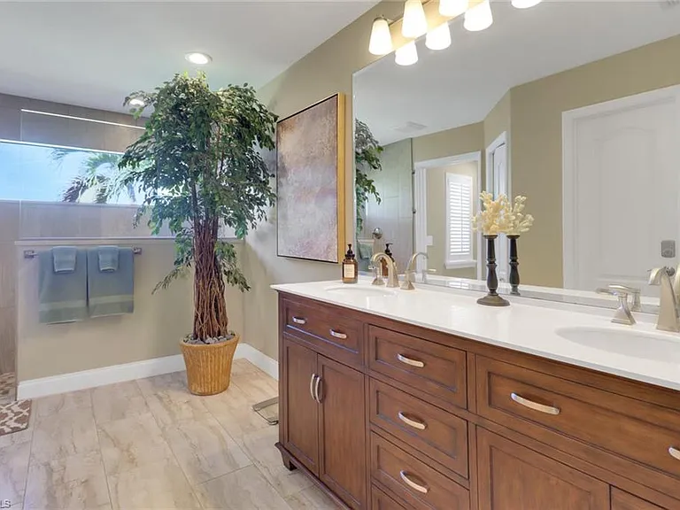 1466 Vintage Ln — Photo 12
