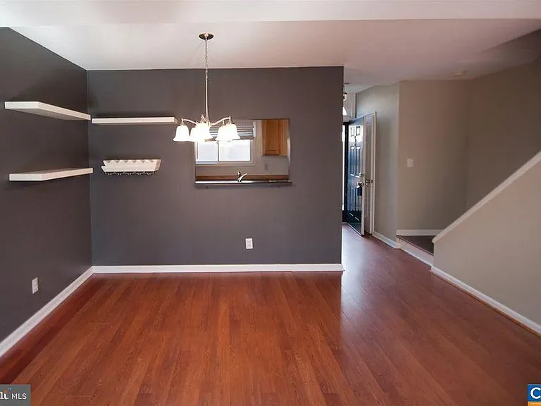1566 Garden Ct — Photo 7
