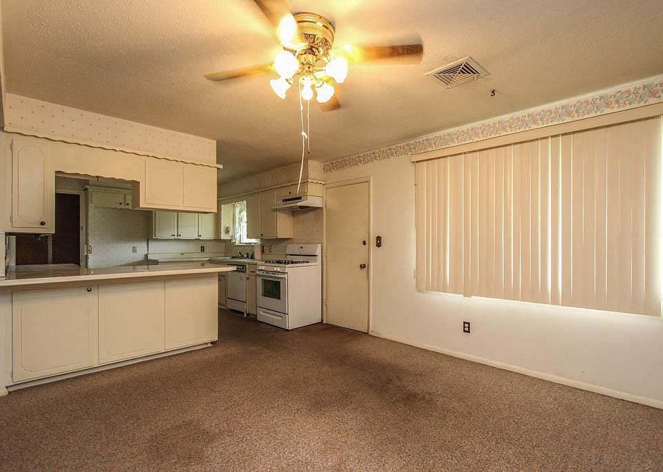 1st image of 209 SW 62nd St