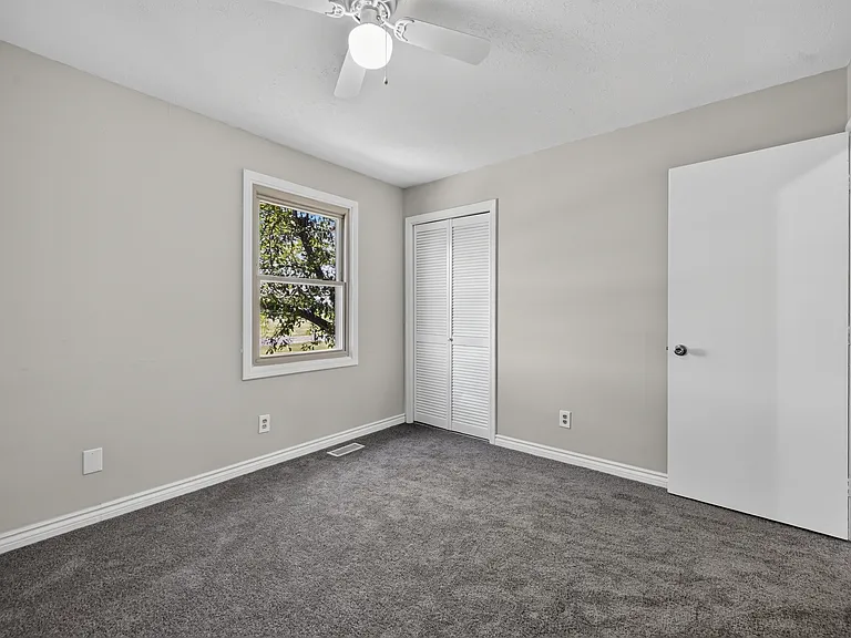 6611 Textile Rd — Photo 42