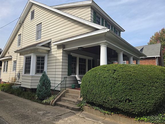 2nd image of 414 Vermont Ave