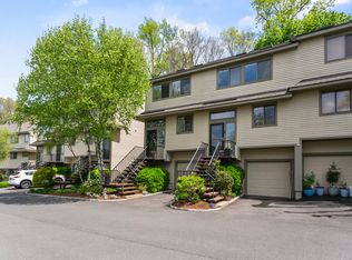 2435 Bedford St #9B, Stamford, CT 06902