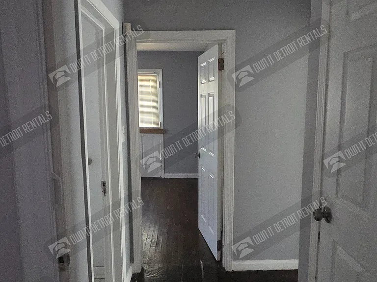 18627 Curtis St — Photo 15