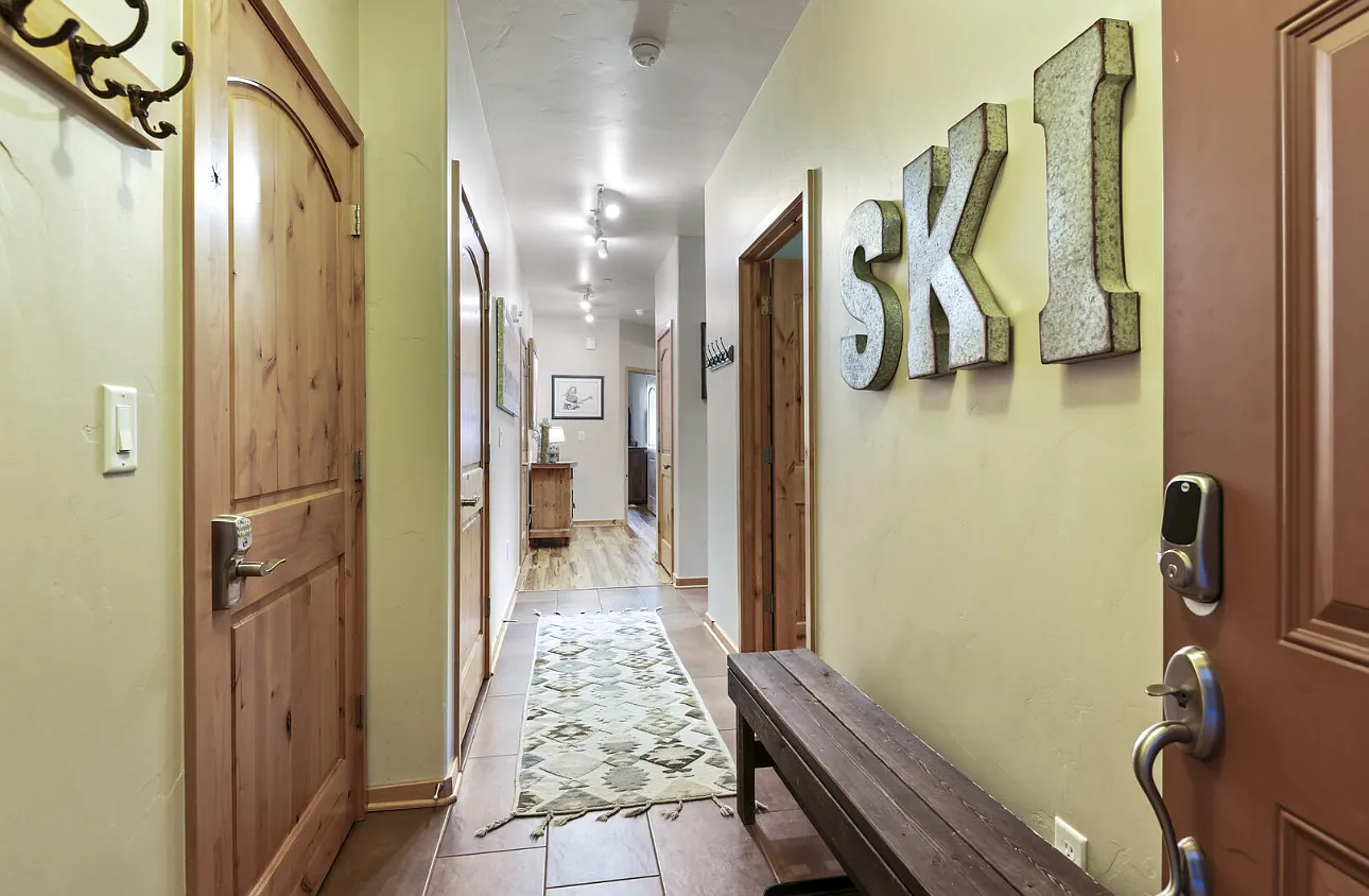 2 bed, 1192 sqft, $3,750 — Photo 1