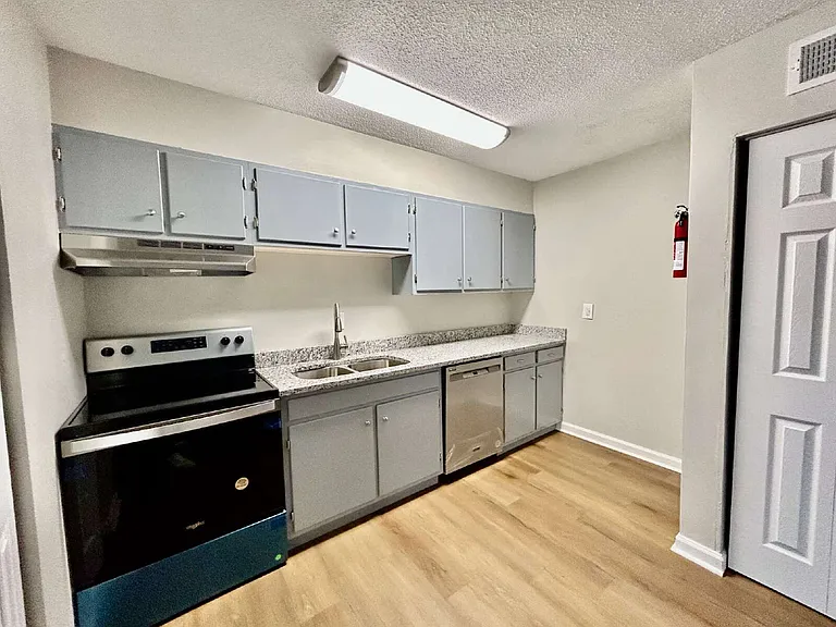105 Ppoole St #303 — Photo 27