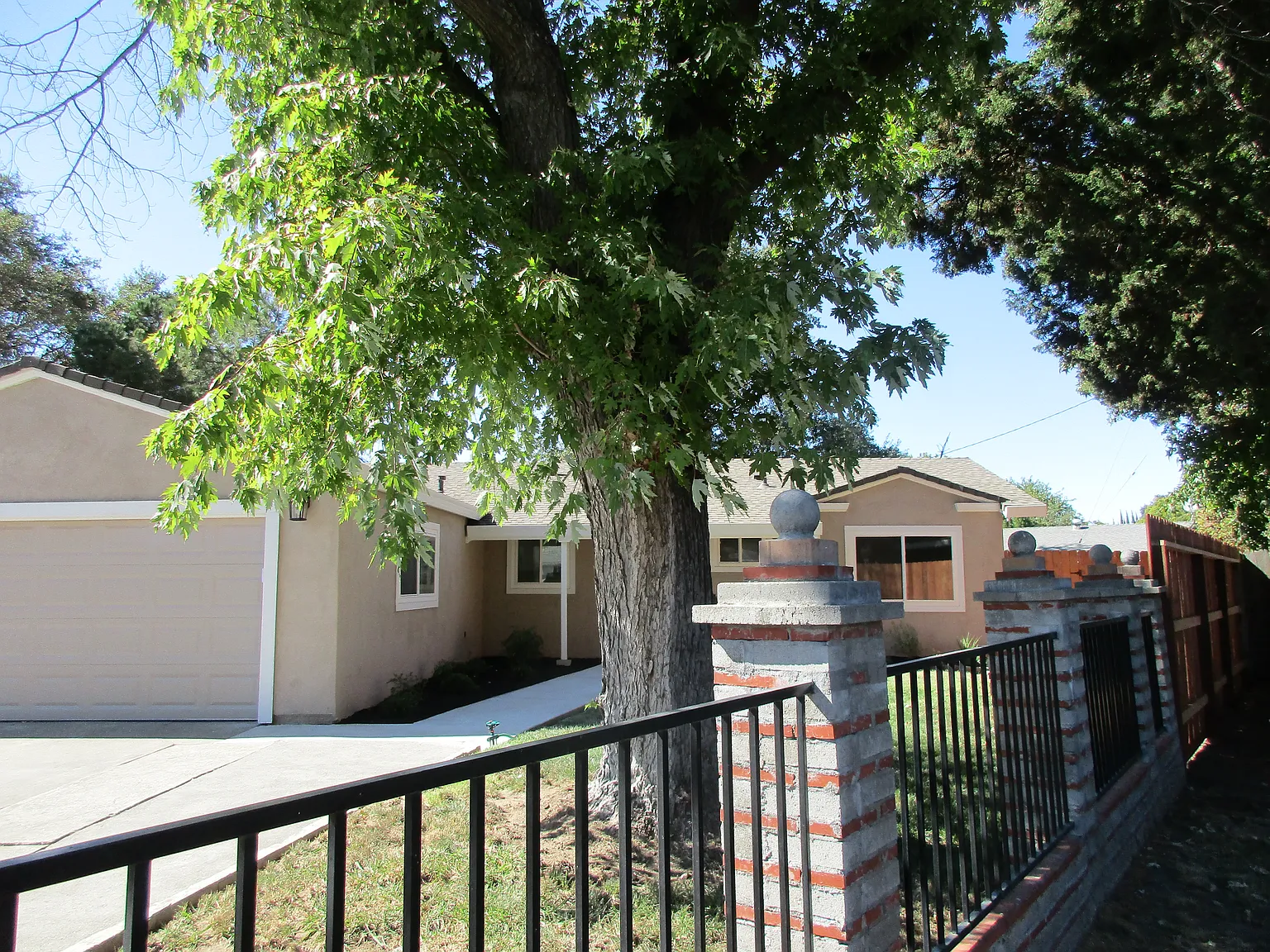 8237 Tanoak Way photo 1