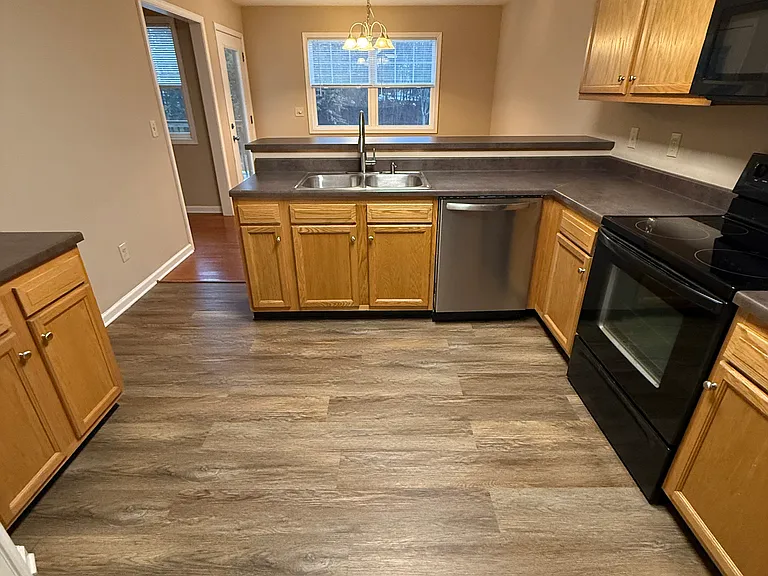 9907 Thunderbolt Way — Photo 18