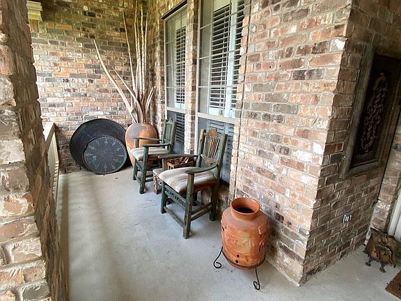 4th image of 213 Peach Tree Ln