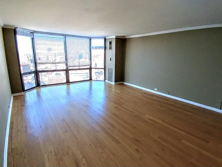 2650 N Lakeview Ave #2207 — Photo 4