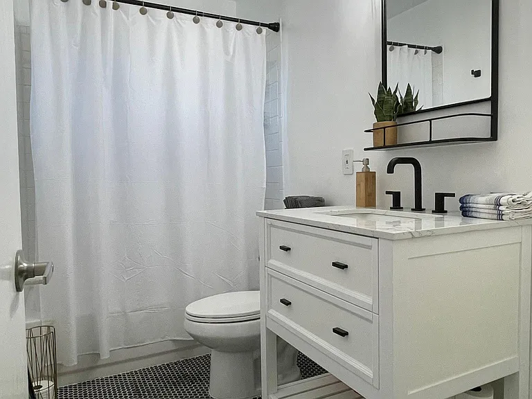 1018 E Polk St #2 — Photo 15