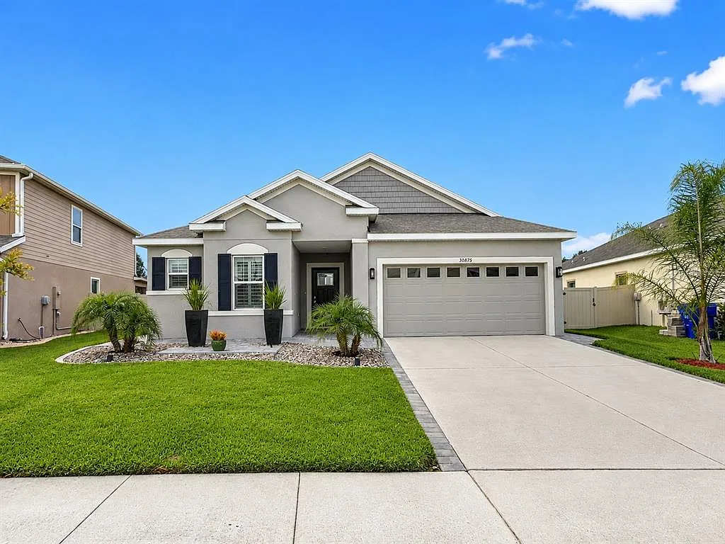 3 bed, 2.0 bath, 1998 sqft, $2,950 — Photo 2