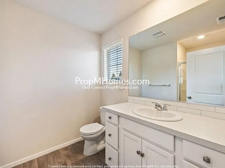 884 N 18th Ave — Photo 11