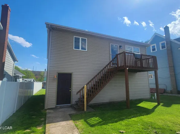 8 Tamaqua St, Beaver Meadows, PA 18216