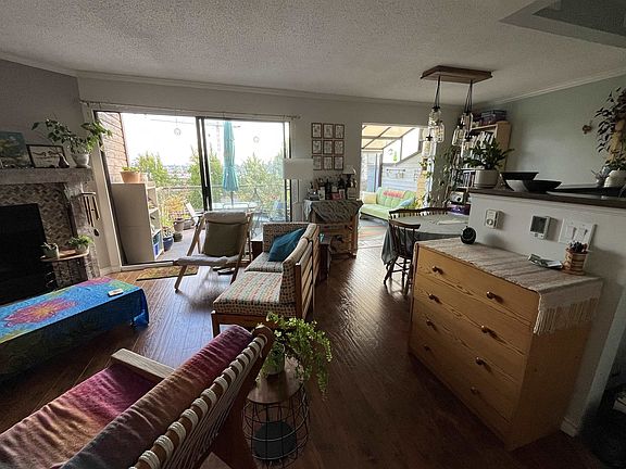 2nd image of 220 E 4th St #10