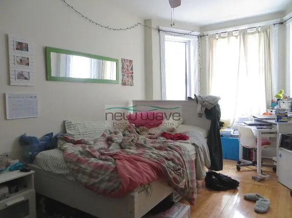 70 Burbank St APT 9, Boston, MA 02115