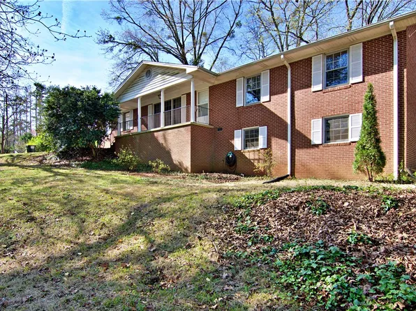 1483 E Tamassee Dr, Seneca, SC 29672