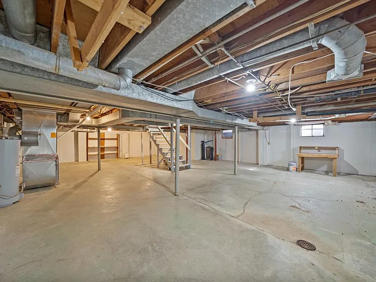 7708 Reeds Rd — Photo 17