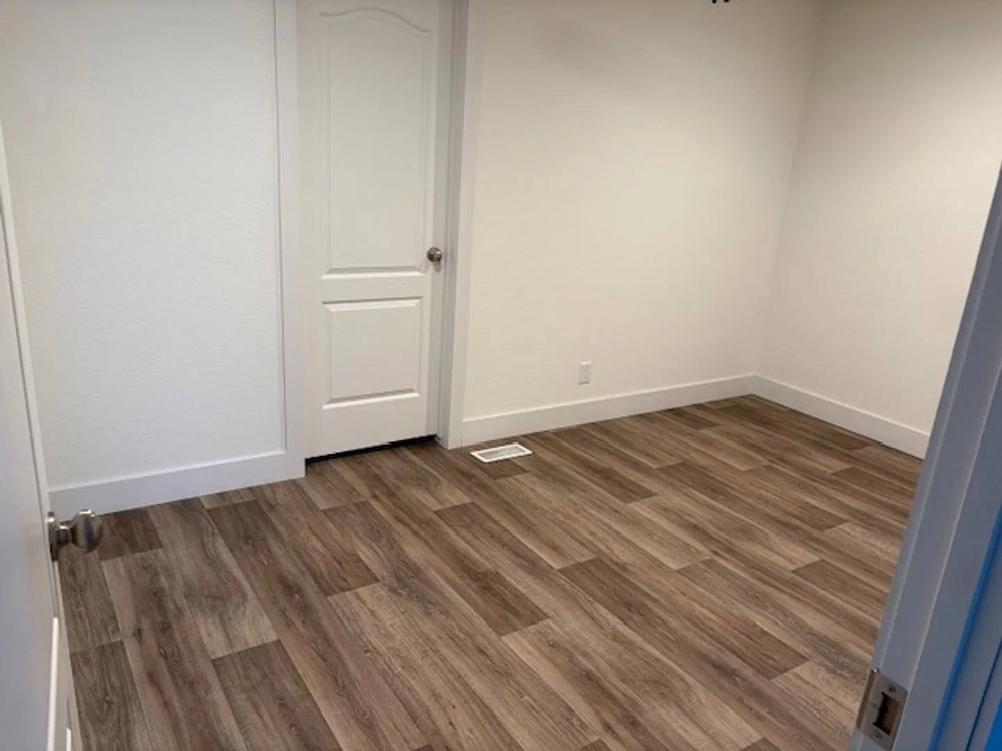 Centrally Located 3 Bedroom 2 Bath Manufactured Home — Photo 2