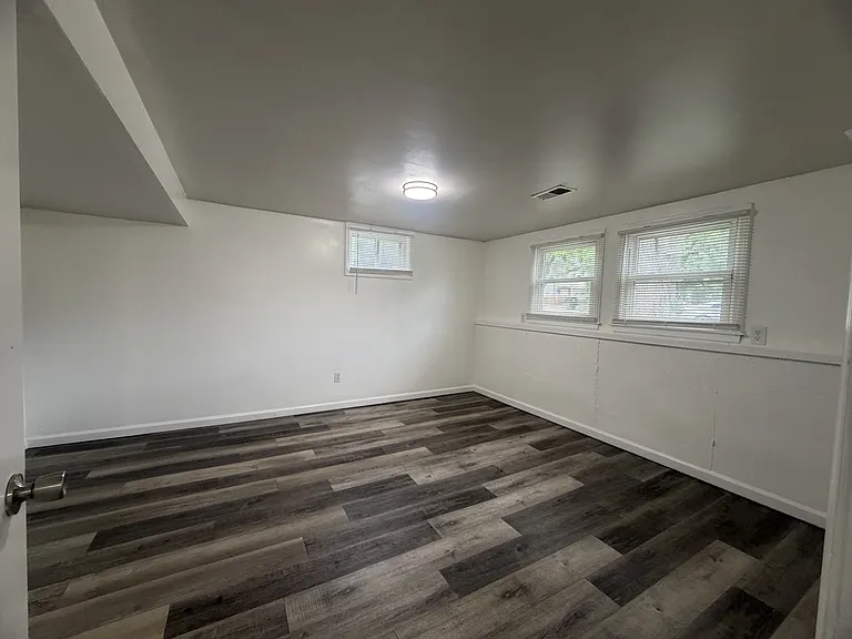 1208 S Mayview Ave — Photo 17