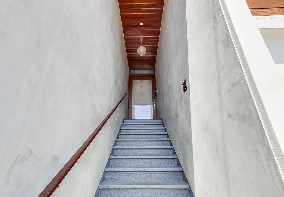 Stairs to unit