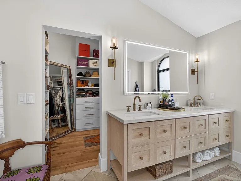 12897 La Rochelle Cir — Photo 45