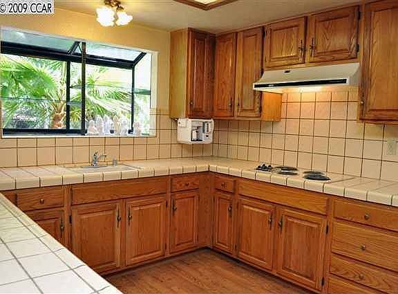 2nd image of 2087 Timberlane Way
