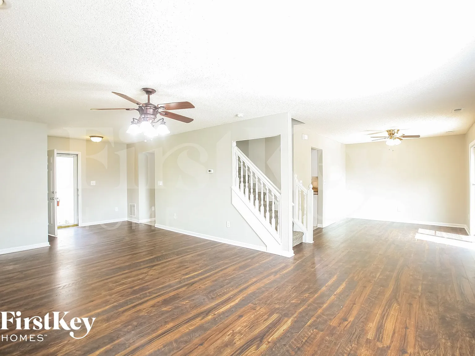 4 bed, 2.5 bath, 2108 sqft, $2,400 — Photo 3