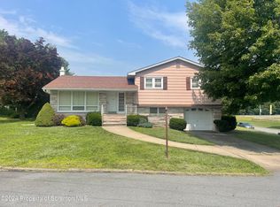 10 Lord Ave, Simpson, PA 18407