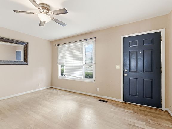 5th image of 373 Bart Dr