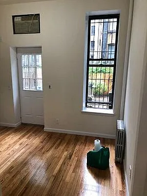 Rented by Eric Goodman Realty Corp | media 25