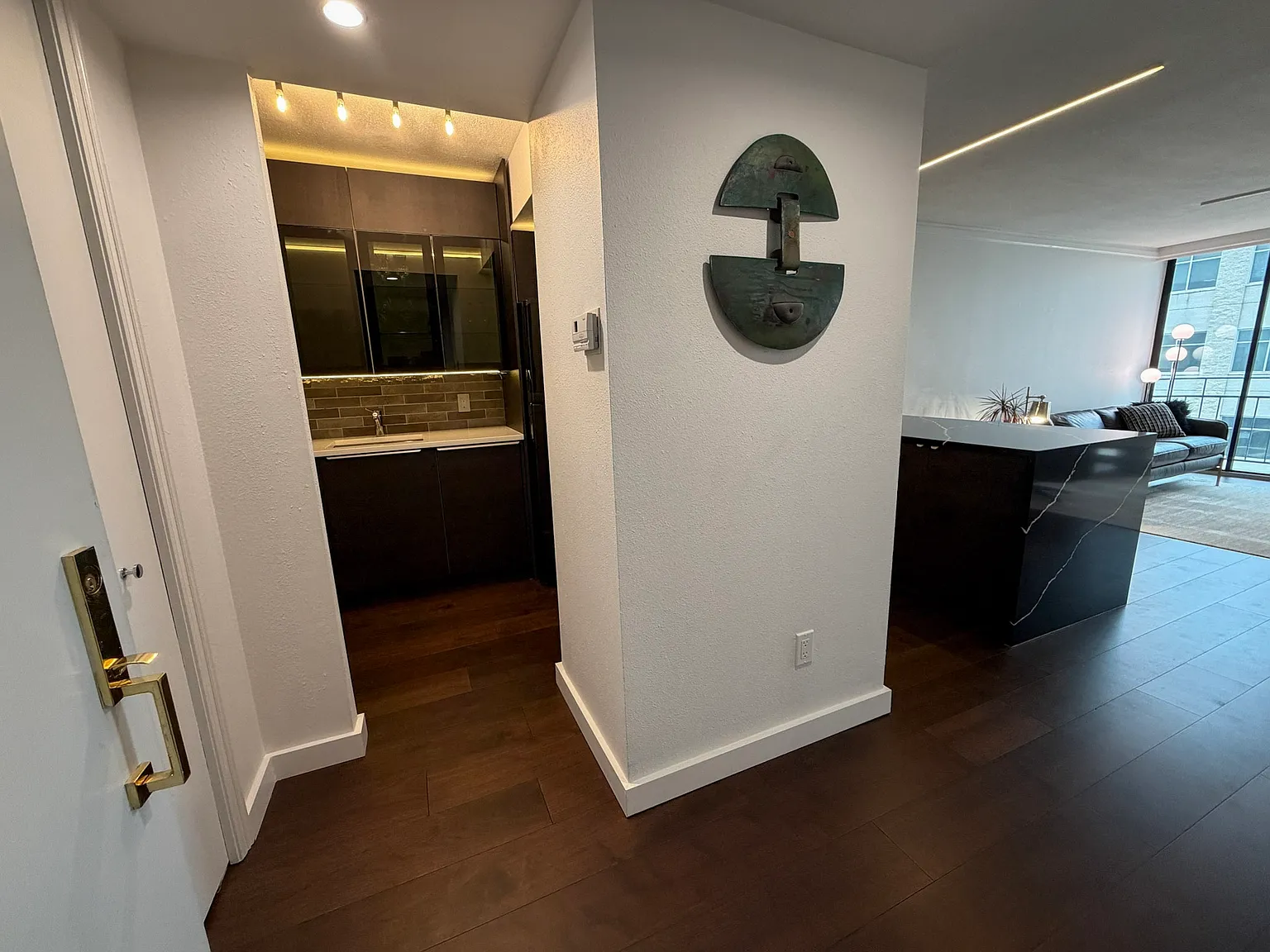 1 bed, 628 sqft, $3,200 — Photo 2