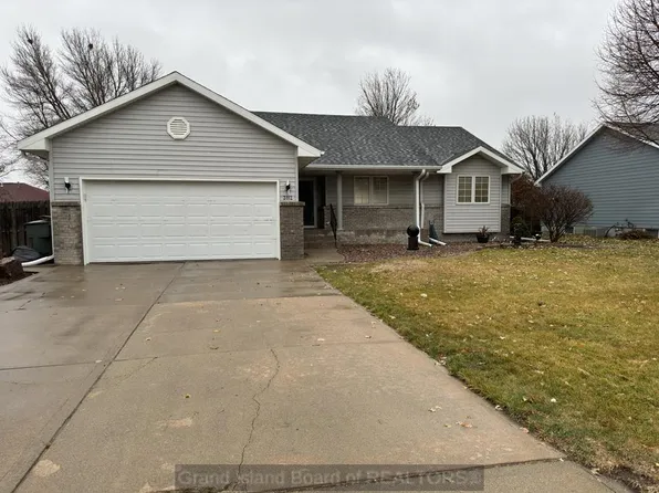 3112 Magnolia Ct, Grand Island, NE 68803