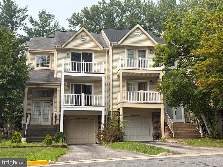 15618 Montview Dr — Photo 3