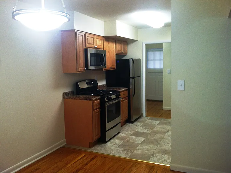 Pompton Hills — Photo 9