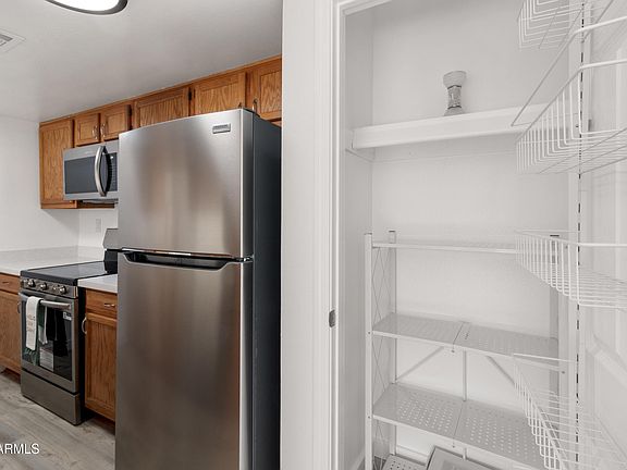 3rd image of 3033 E DEVONSHIRE Avenue #2005