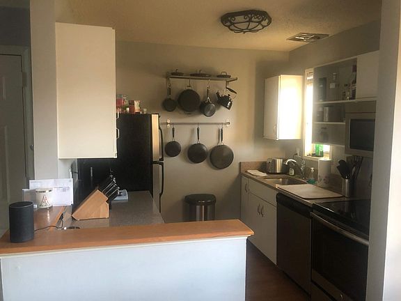 3rd image of 1732 W Abingdon Dr APT 202