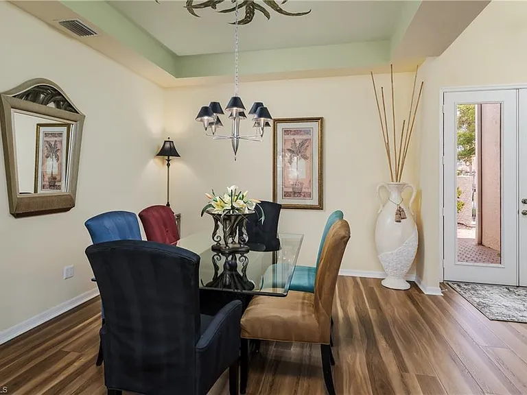 28460 Highgate Dr — Photo 13