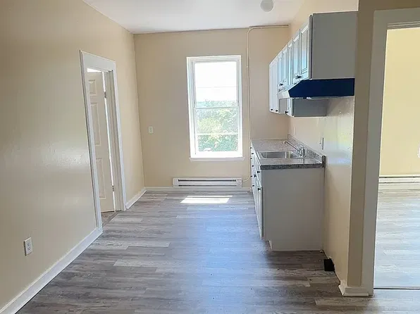 116-124 Sargeant St #2R, Holyoke, MA 01040