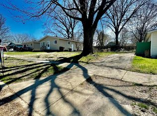 698 Livingston Ave, Pontiac, MI 48340
