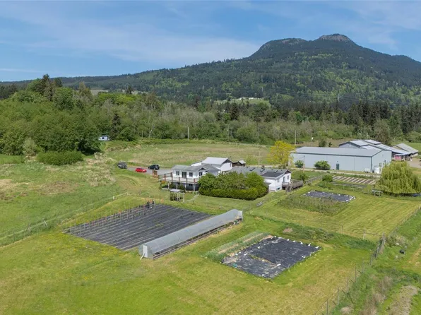 3504 Drinkwater Rd, North Cowichan, BC V9L 5Z2