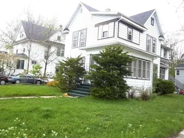 39 E Cotton St, Fond Du Lac, WI 54935