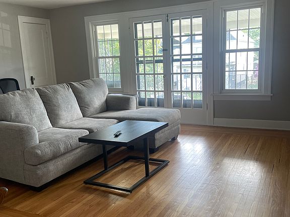 5th image of 300 Commonwealth Ave #2