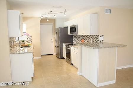 2nd image of 435 Lee Ave